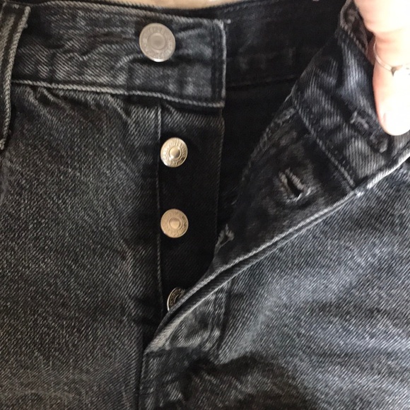 Levi’s 501 High-Waisted Black Shorts - Picture 6 of 6